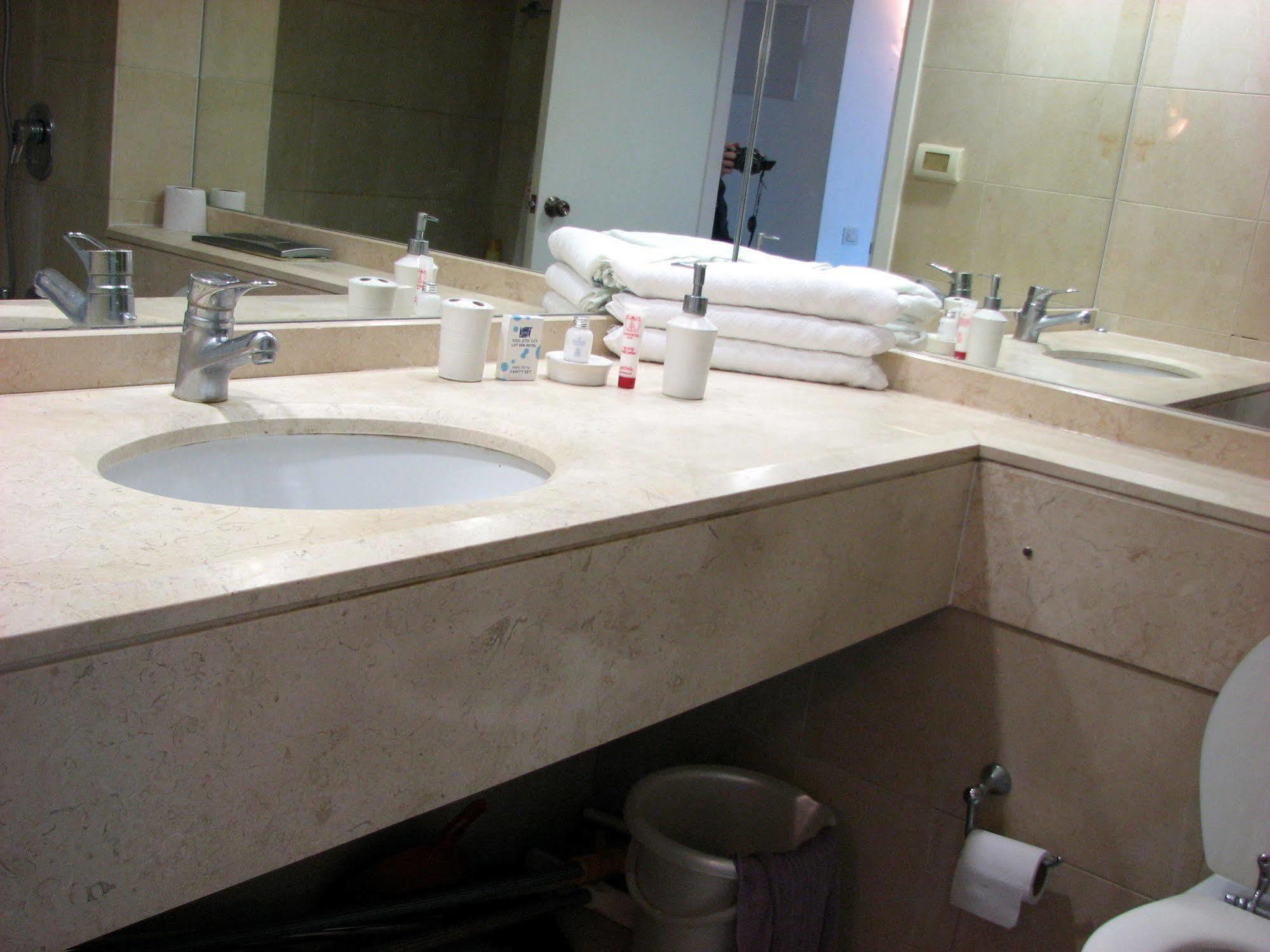 Haifa Almog Vip Hotel Sea View Apartments Экстерьер фото